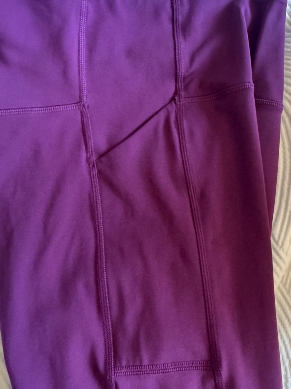 Bundle girlfriend collective Navy Sports Bra and Plum Leggings - Picture 4 of 5